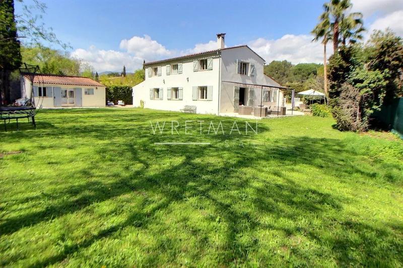 Villa - 218 m² - 7 pièces