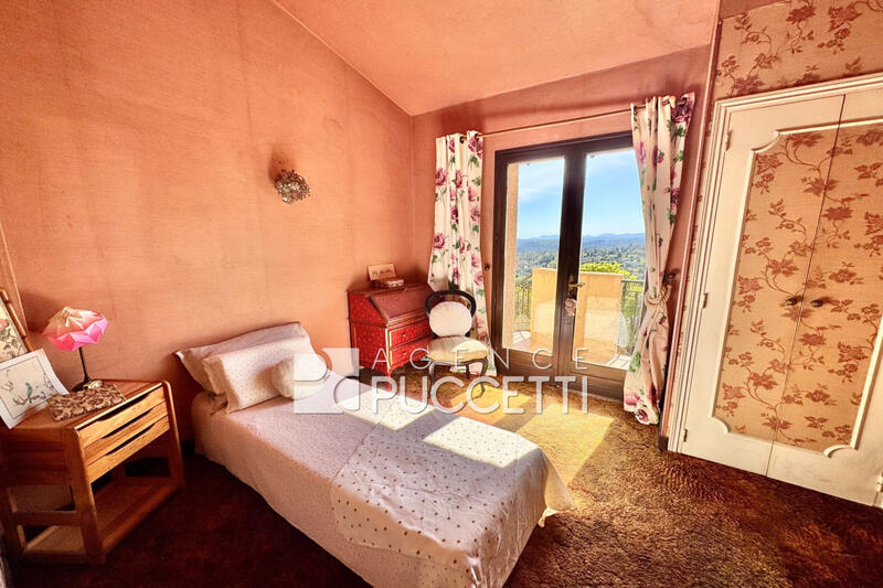 Maison - 220 m² - 7 pièces