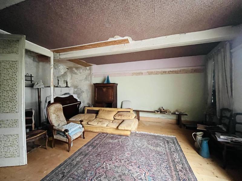 Maison - 99 m² - 6 pièces