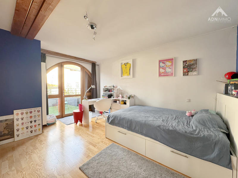 Maison - 280 m² - 6 pièces