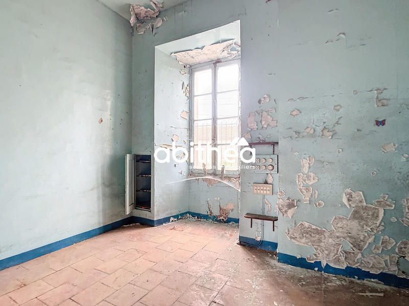 Maison - 360 m² - 2 pièces