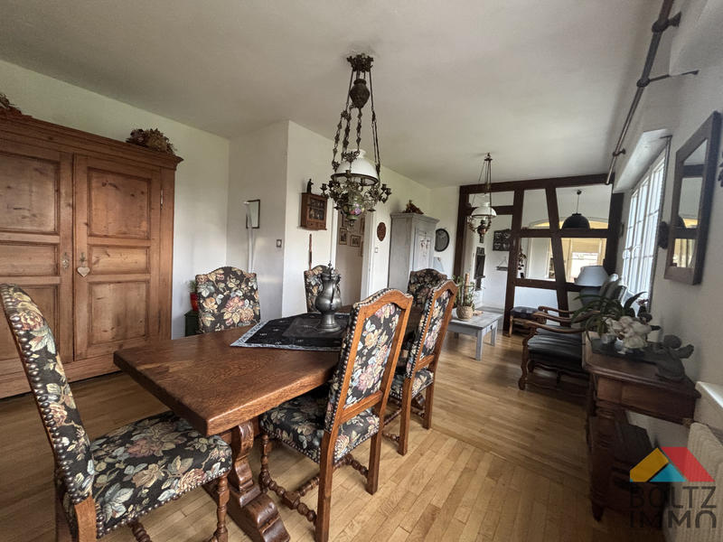 Maison - 266 m² - 8 pièces