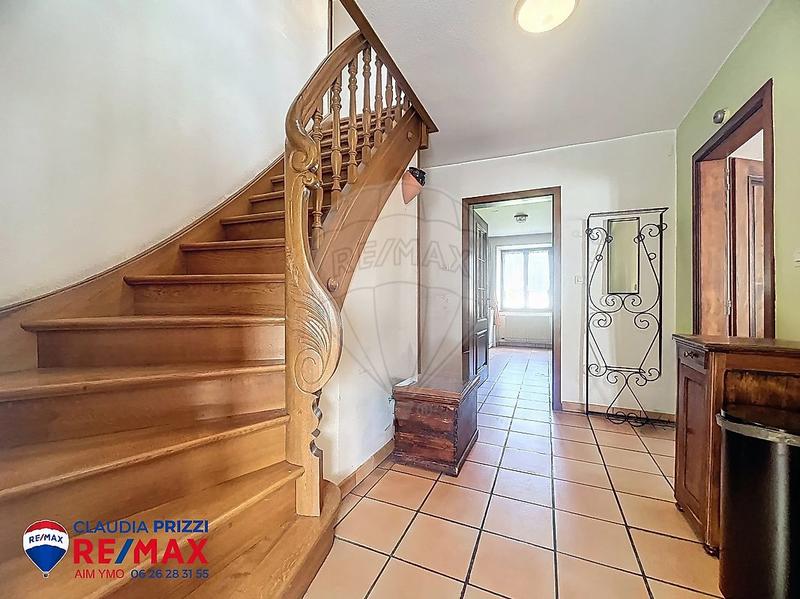 Maison - 255 m² - 9 pièces