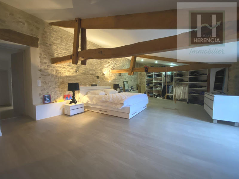 Maison ancienne - 273 m² - 8 pièces