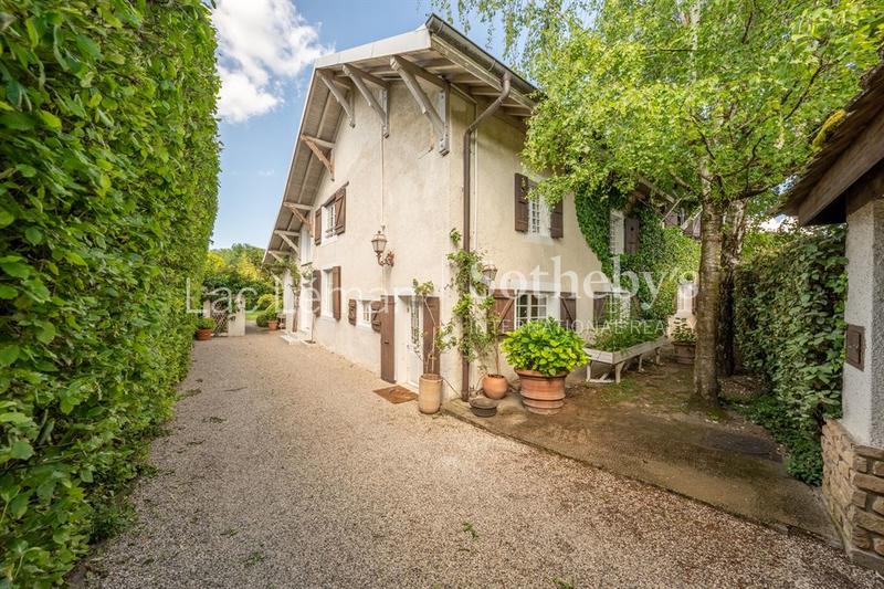 Maison - 500 m² - 11 pièces