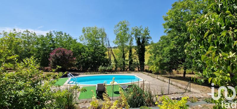 Maison - 204 m² - 9 pièces