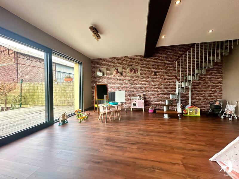 Maison - 195 m² - 7 pièces