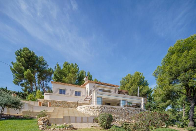 Villa - 205 m² - 5 pièces