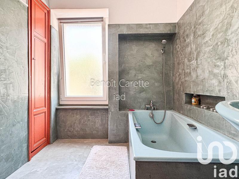 Maison - 200 m² - 8 pièces