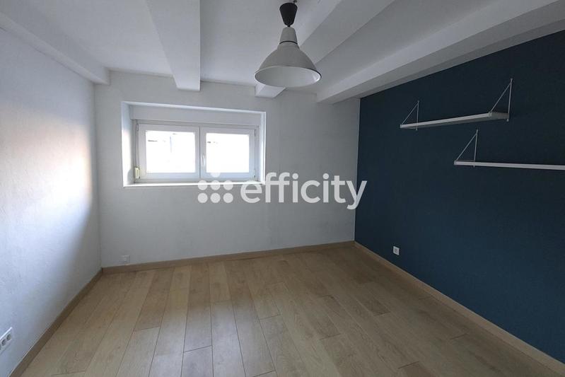 Maison - 180 m² - 7 pièces