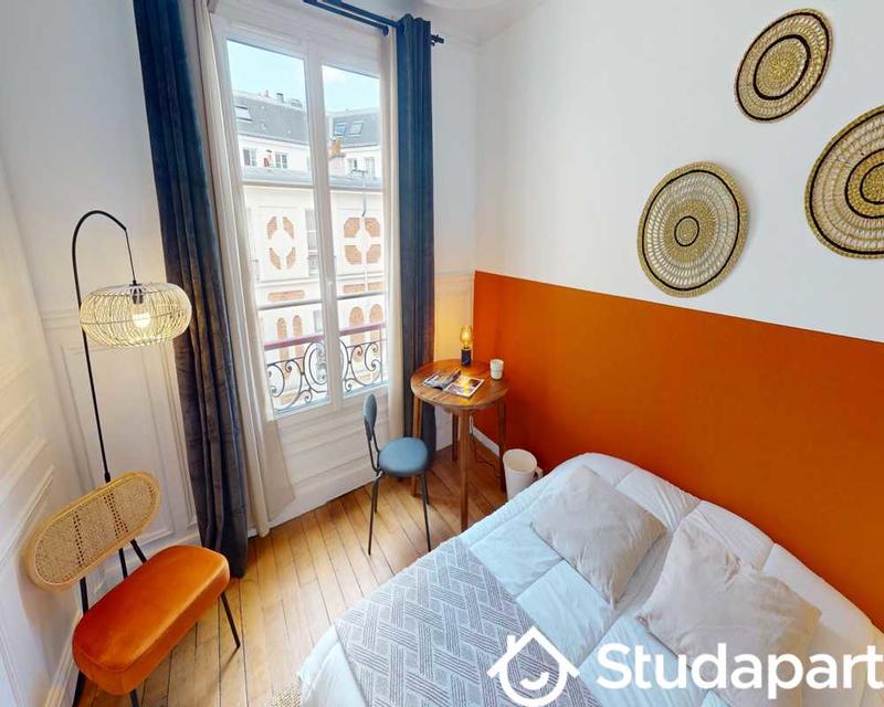 Chambre - 80 m² - 1 pièce