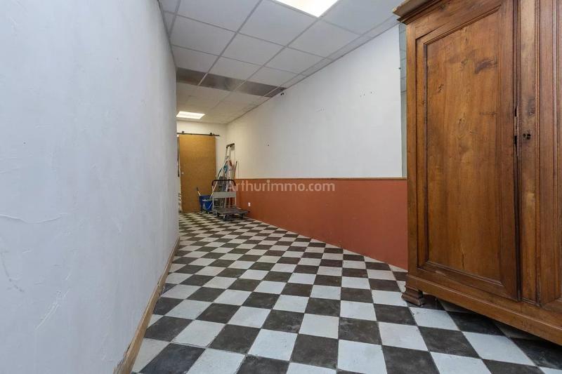 Magasins - 75 m² - 1 pièce