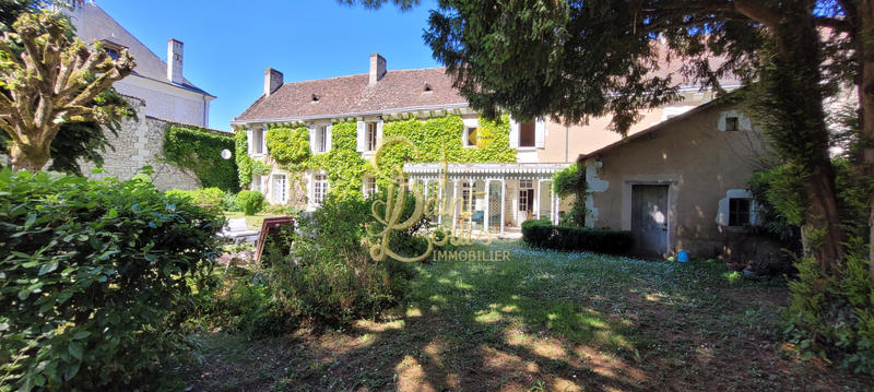 Maison - 300 m² - 7 pièces