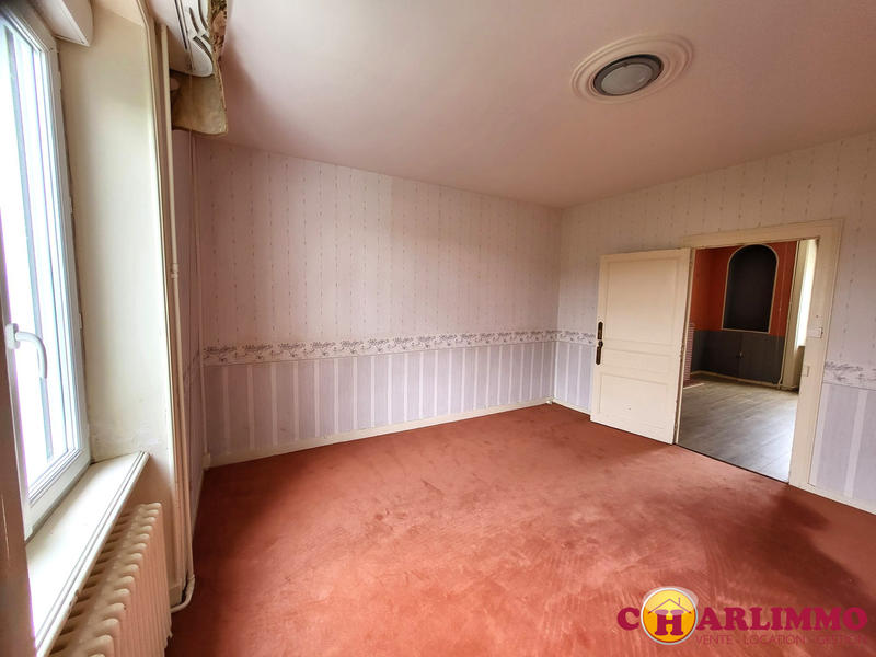 Maison traditionnelle - 211 m² - 10 pièces