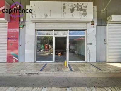 Local commercial - 93 m² - 1 pièce