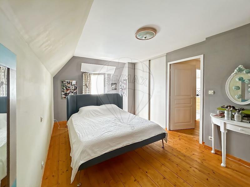 Maison - 174 m² - 8 pièces