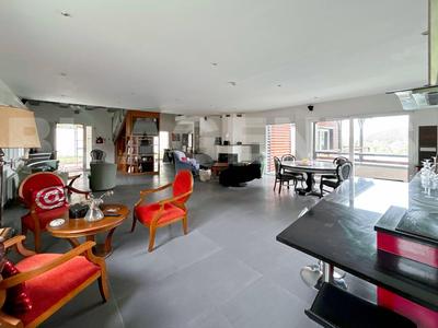 Villa - 322 m² - 6 pièces