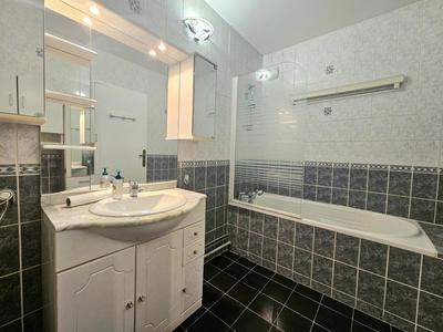 Appartement - 81 m² - 4 pièces