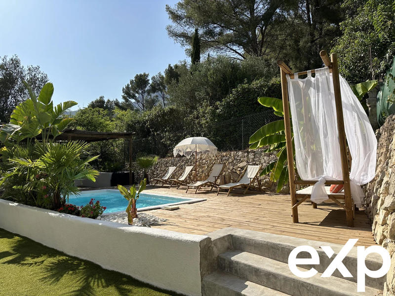 Villa - 220 m² - 7 pièces