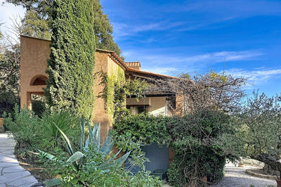 Villa - 180 m² - 6 pièces