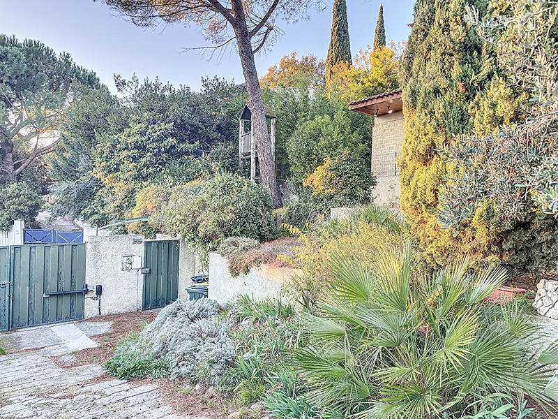 Maison - 180 m² - 8 pièces