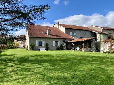 Maison - 331 m² - 9 pièces