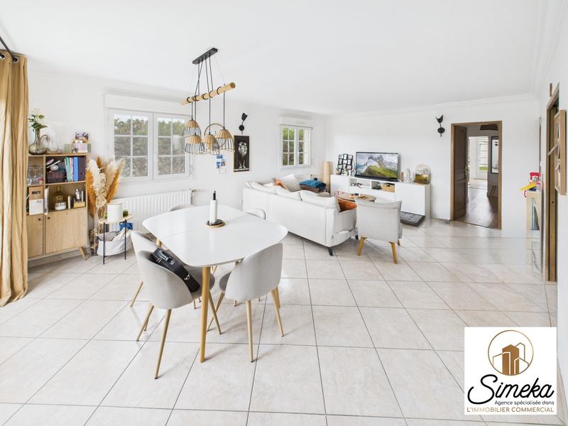 Maison contemporaine - 194 m² - 9 pièces