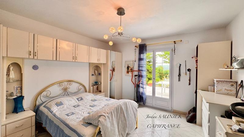 Villa - 273 m² - 7 pièces