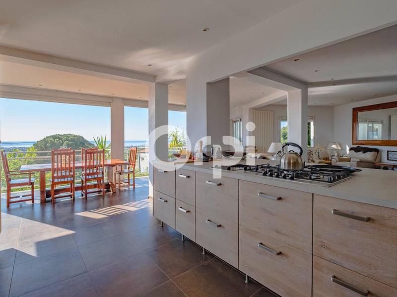 Villa - 260 m² - 5 pièces