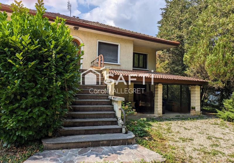 Maison - 130 m² - 9 pièces