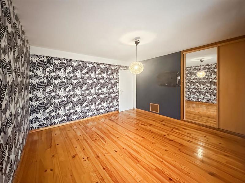 Maison - 205 m² - 9 pièces