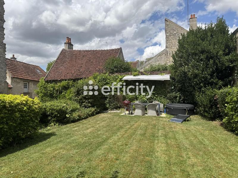 Maison - 250 m² - 11 pièces