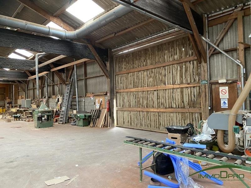 Entrepôt - 1 120 m²