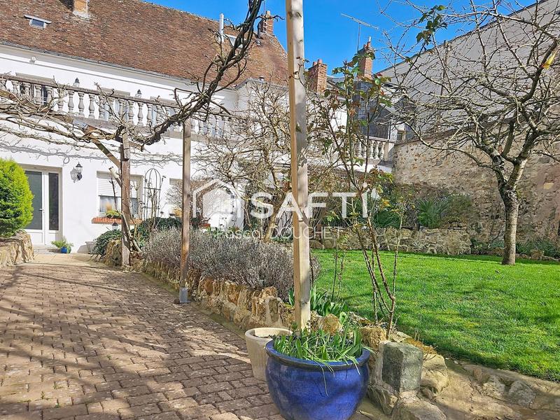 Maison - 312 m² - 5 pièces