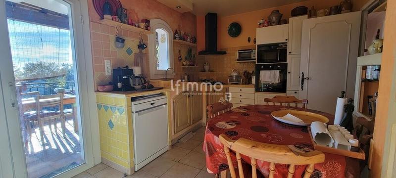 Maison - 220 m² - 7 pièces