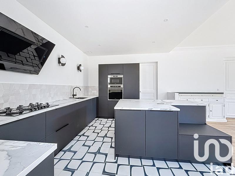 Maison de campagne - 250 m² - 7 pièces