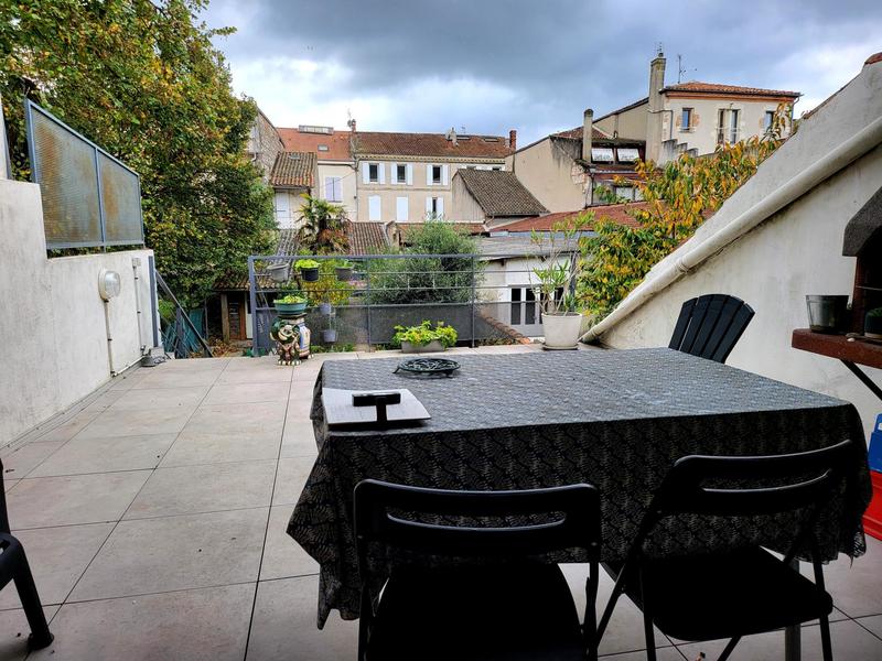 Maison - 241 m² - 5 pièces