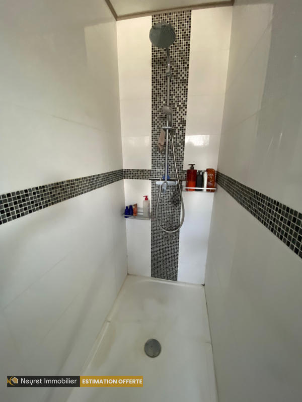 Local d'activités - 253 m²