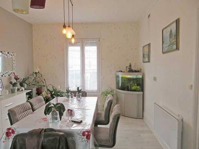 Maison - 144 m² - 8 pièces