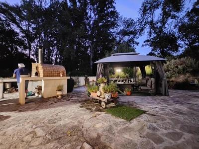 Maison - 590 m² - 5 pièces