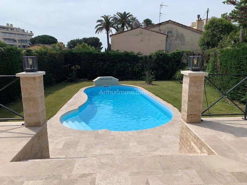 Maison - 320 m² - 7 pièces