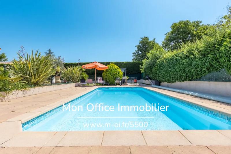 Maison traditionnelle - 145 m² - 5 pièces