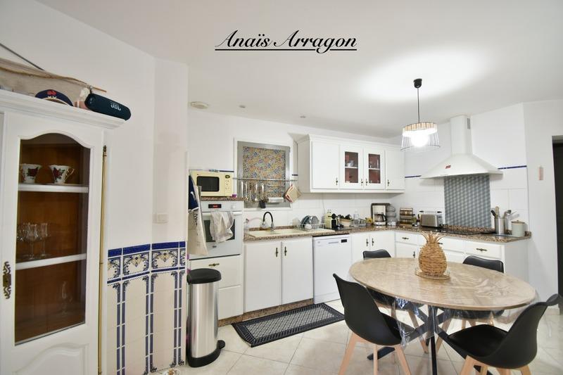 Maison - 232 m² - 8 pièces