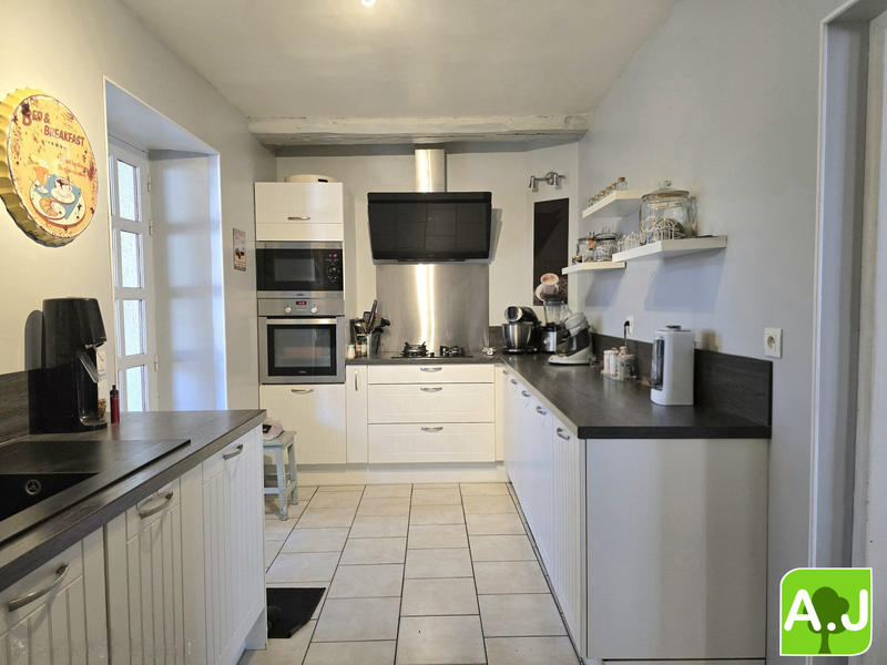 Maison - 107 m² - 6 pièces