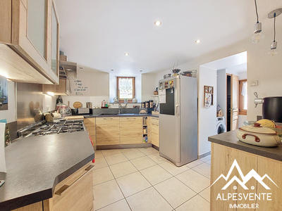 Maison - 110 m² - 4 pièces