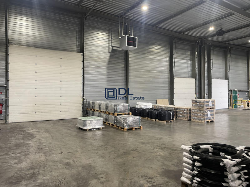 Entrepôt - 3 000 m²