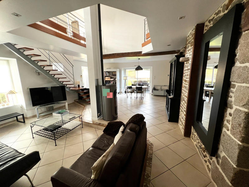 Maison - 181 m² - 6 pièces