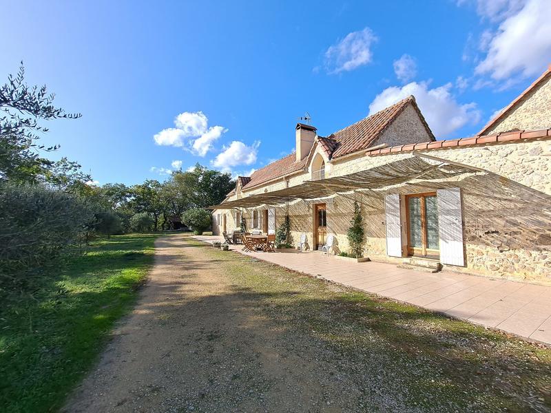 Maison - 406 m² - 9 pièces