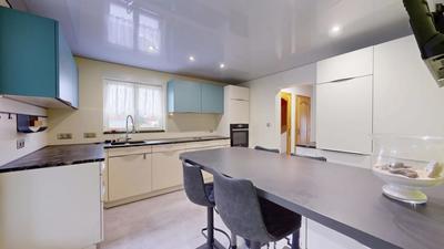 Maison - 110 m² - 6 pièces