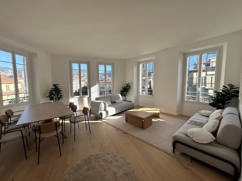 Appartement - 136 m² - 5 pièces